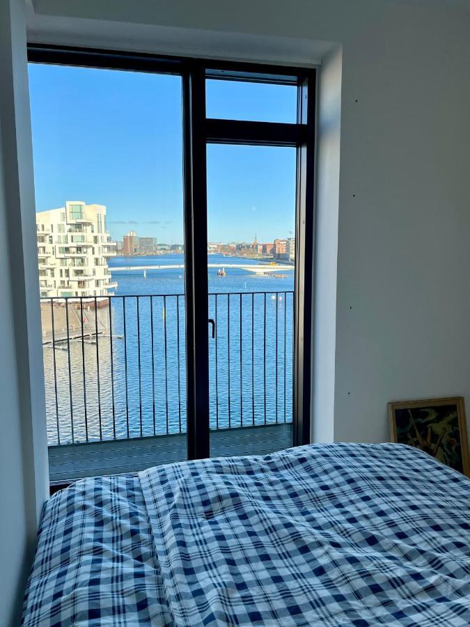 Apt. With Amazing Harbour View And Private Parking *