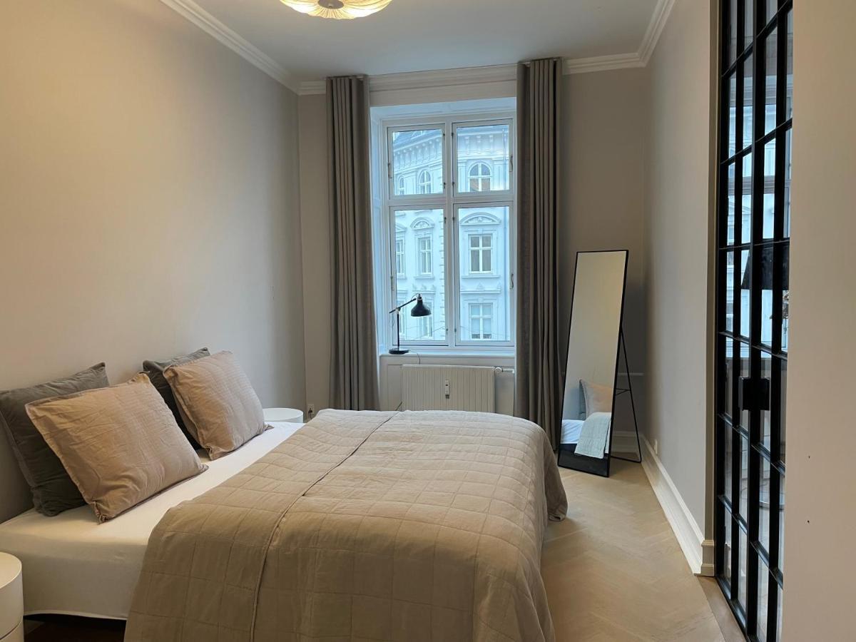 Luxury In The Centre Of Apartment