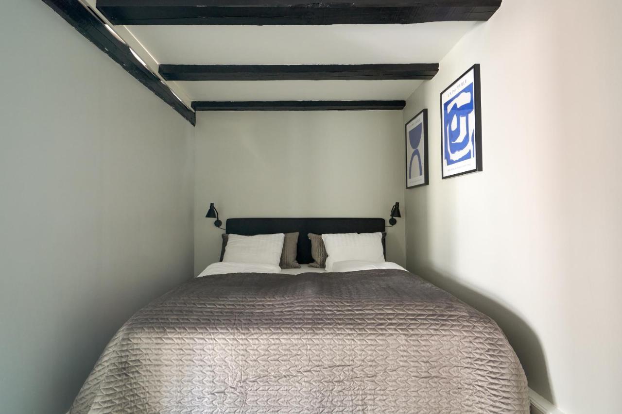 Unique 2 Bedroom Duplex W Exposed Beams In Cph *