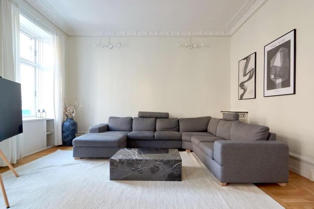Moderen And Sleek 3br With Bath By The Lakes And Metro Apartment Copenhagen