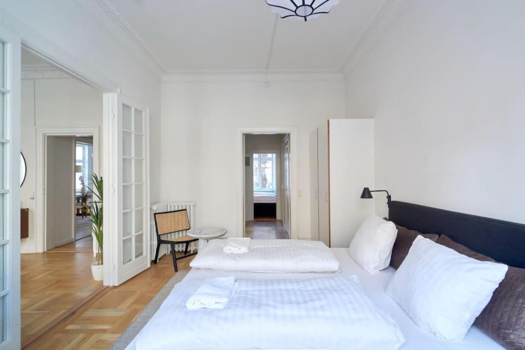 Moderen And Sleek 3br With Bath By The Lakes And Metro Huoneisto Kööpenhamina