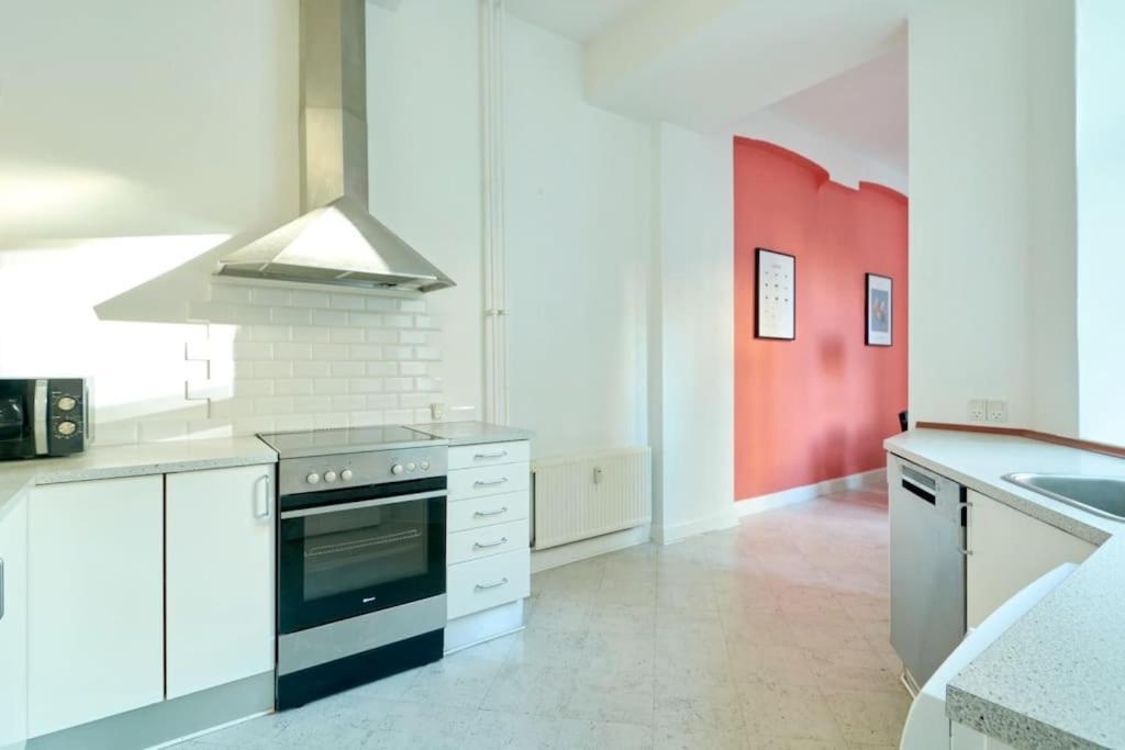 Moderen And Sleek 3br With Bath By The Lakes And Metro * Kööpenhamina