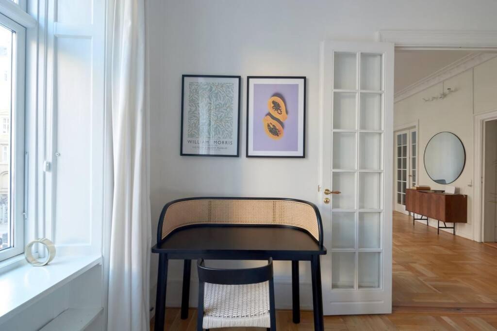 Moderen And Sleek 3br With Bath By The Lakes And Metro