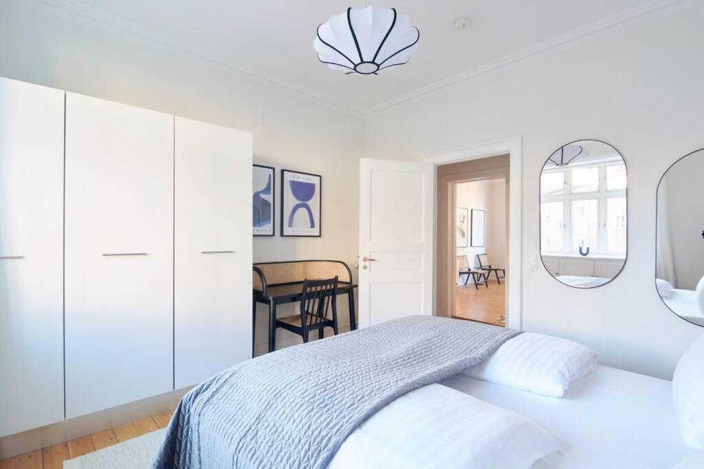 Large & Stylish Flats In Trendy & Vibrant Neighbourhood *