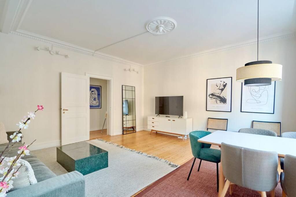 Apartment Large & Stylish Flats In Trendy & Vibrant Neighbourhood