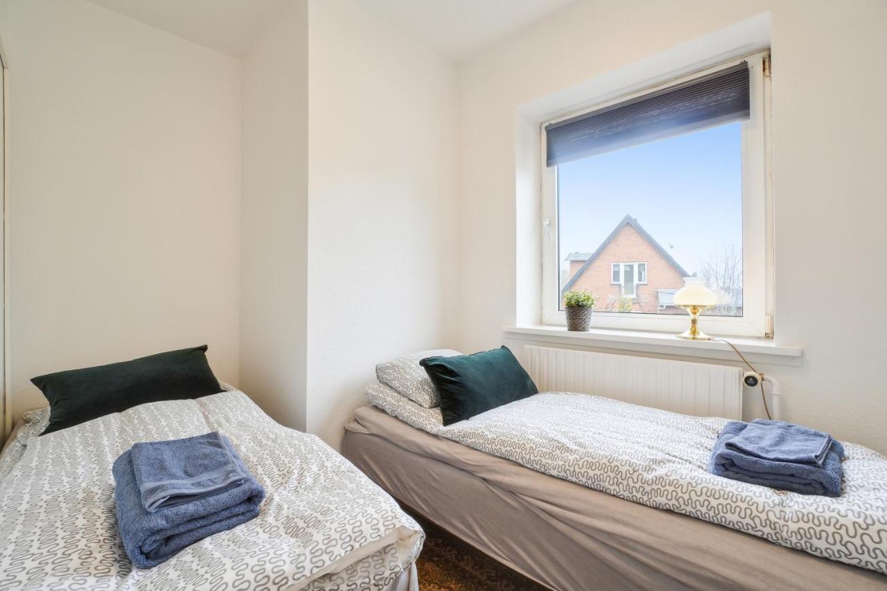 Apartment Delicius Near The Beach,metro, Airport *