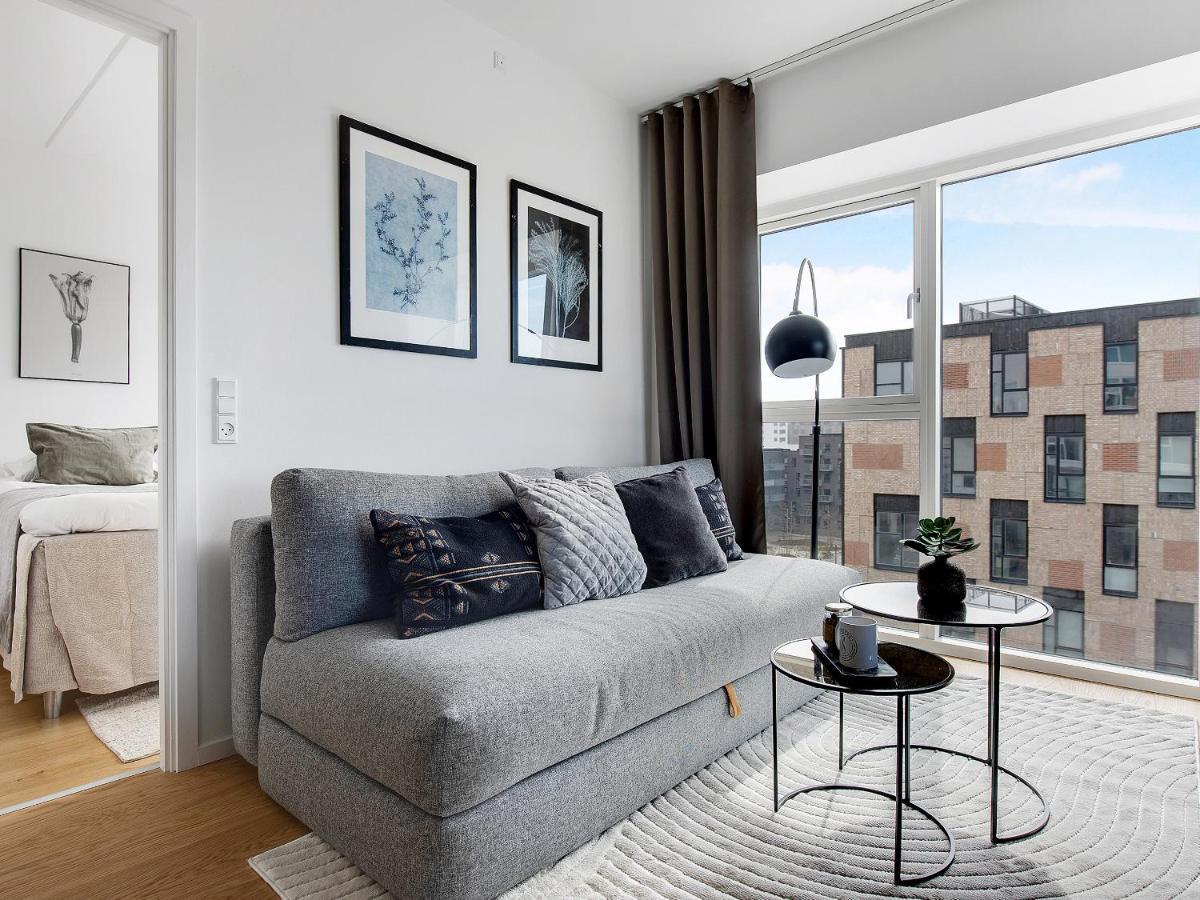 Sanders Arena - Chic Three-bedroom Close To Metro Station Apartment