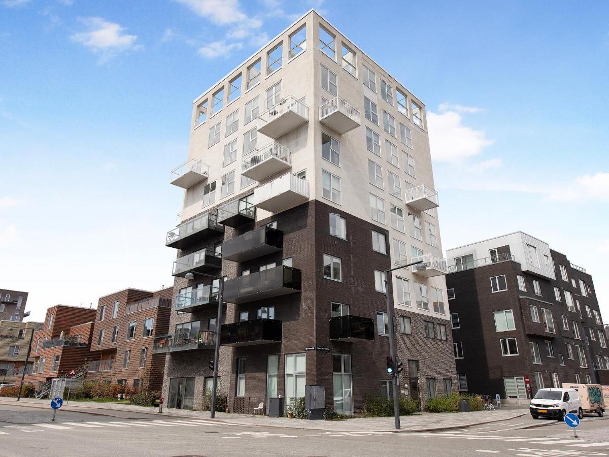 Sanders Arena - Chic Three-bedroom Close To Metro Station Apartment *