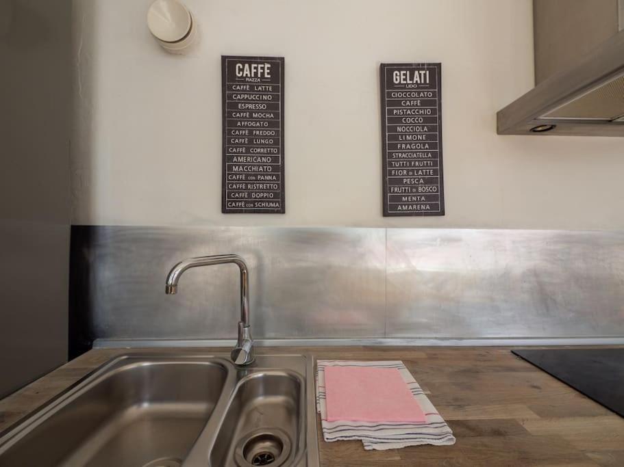 White Douplex Charm: Big Flat In The City Centre