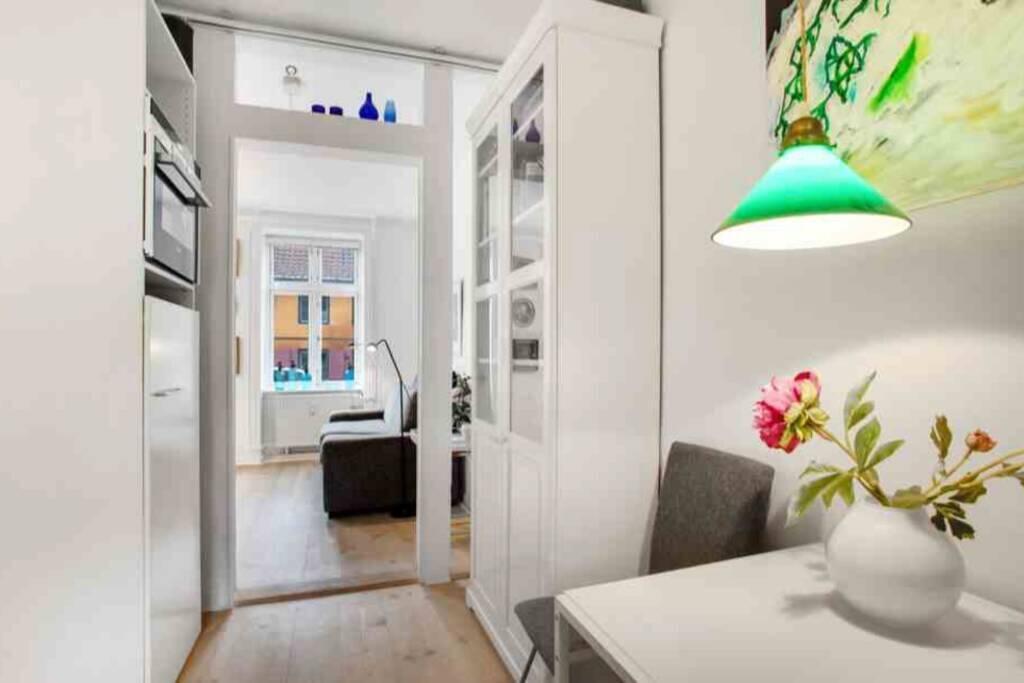 The Heart Of Copenhagen-queen's Neighbor Apartment