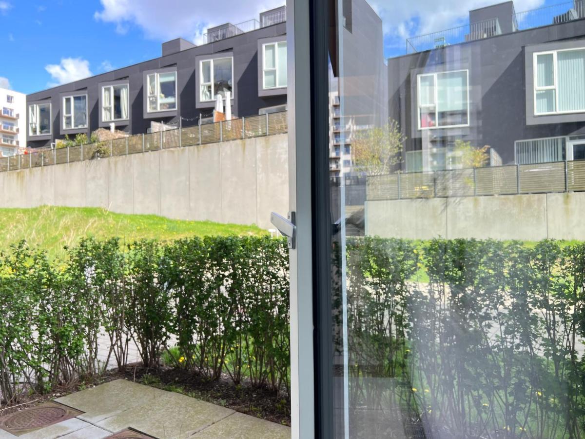 Apartamento Newly Built 3 Bedroom At Else Alfelts Vej On The Ground Floor Located In Copenhagens Popular Area Restad On Amager, *