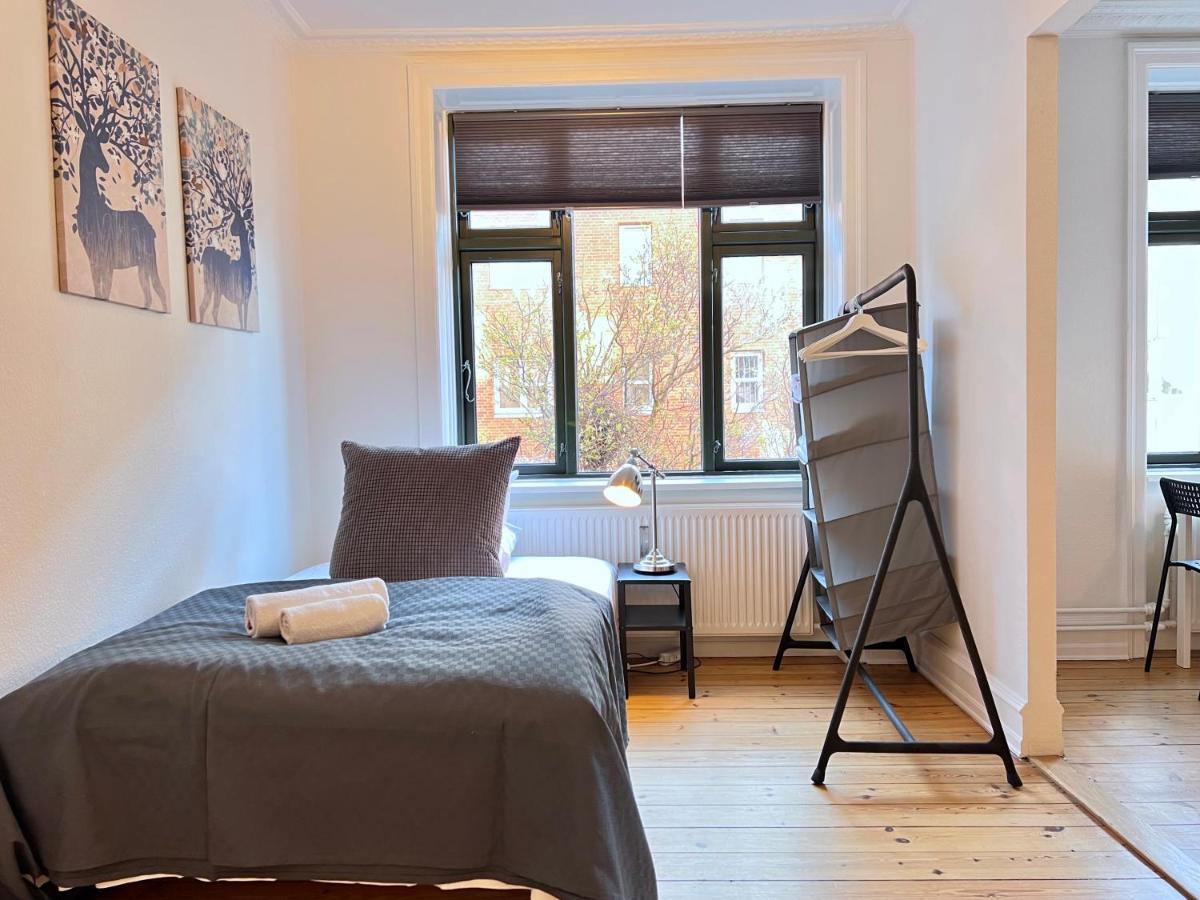 Two Bedroom In Copenhagen, Brohusgade 16, Apartment Copenhagen