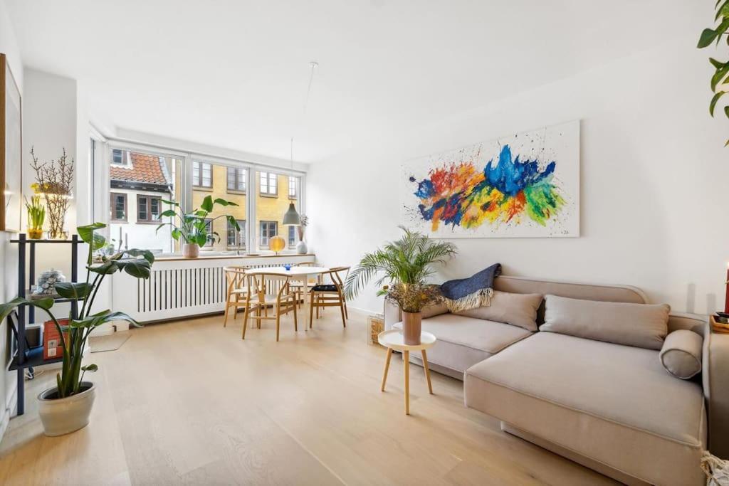Great Central Walking Distance To Metro