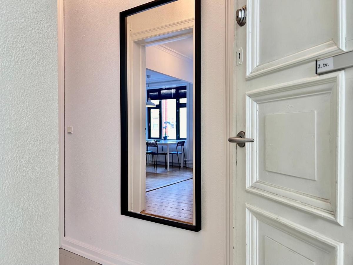 Two Bedroom In Copenhagen, Brohusgade 16, Apartment *