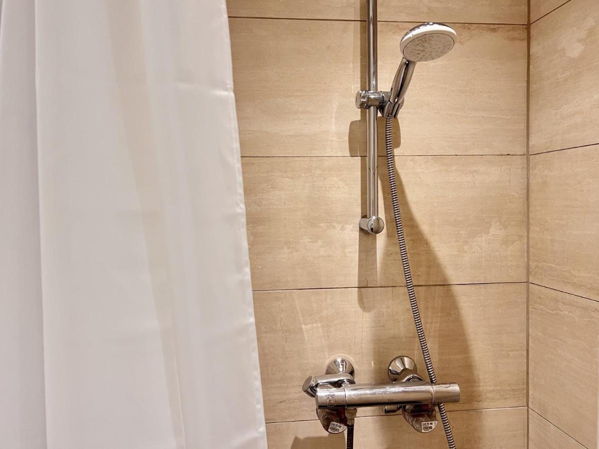 Two Bedroom In Copenhagen, Amagerbrogade 93, Apartamento *