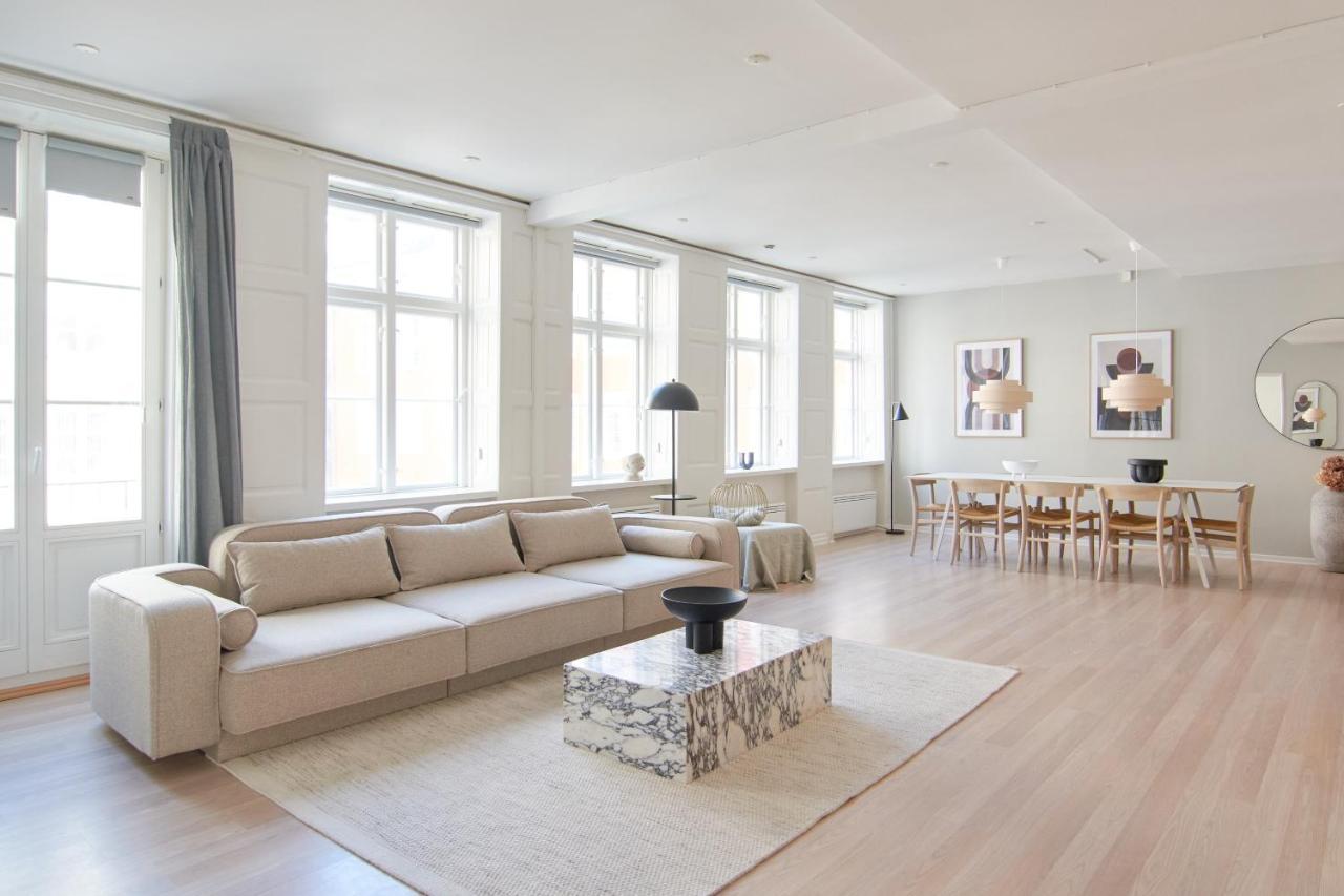 2br In Vibrant & Colourful Nyhavn Copenhague