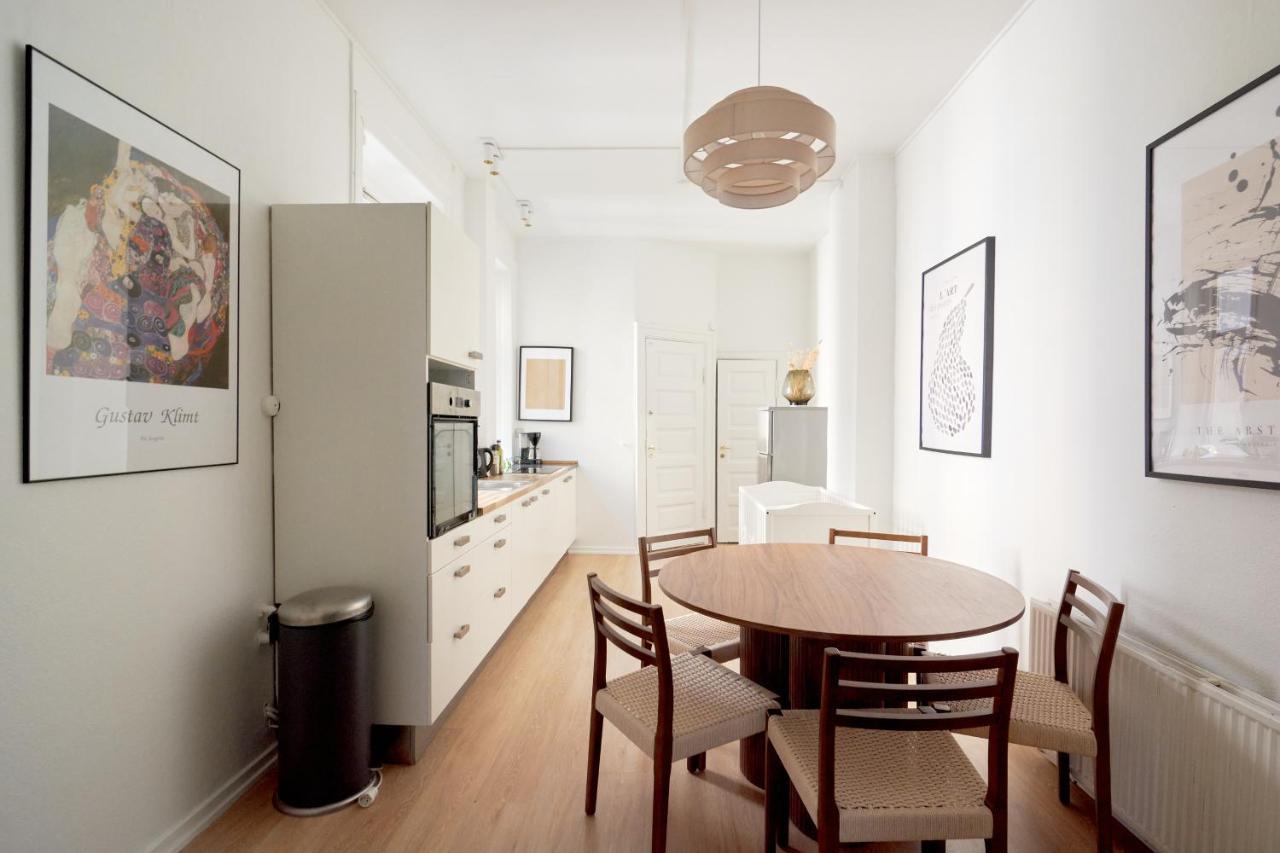 Perfect For Friends & Families 2 Bedroom Flat In Cph *