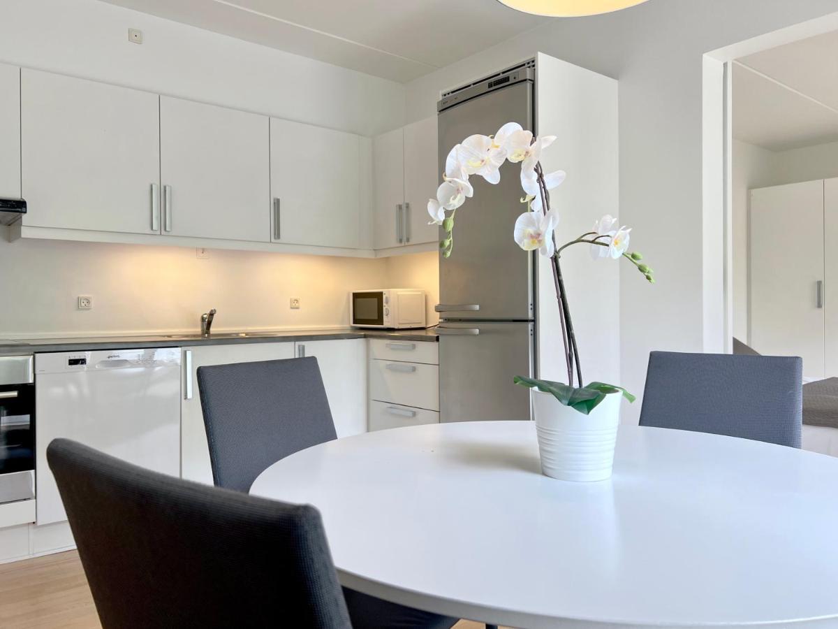 Cozy One Bedroom On Edvard Thomsens Vej, Appartement *