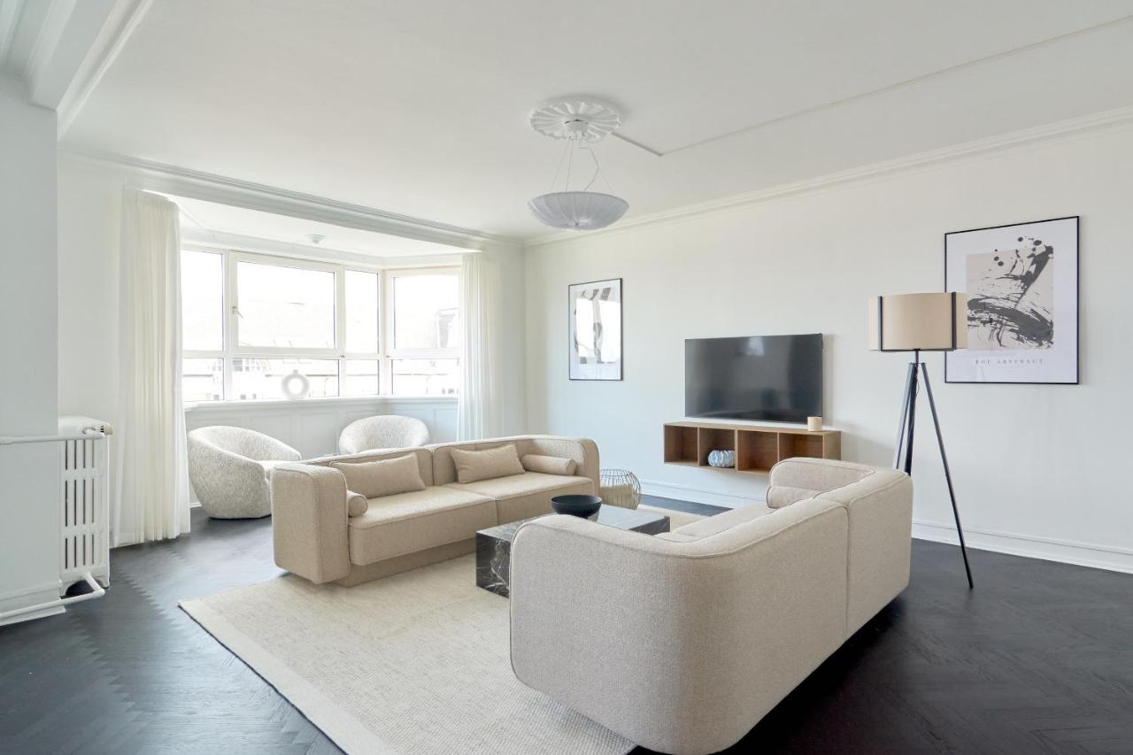 Beautiful 3 Bedroom Flat Near Shopping & Metro Apartment *