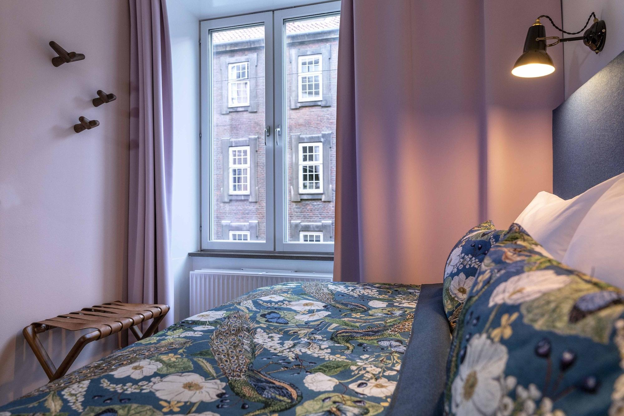 Hotel One 4*
