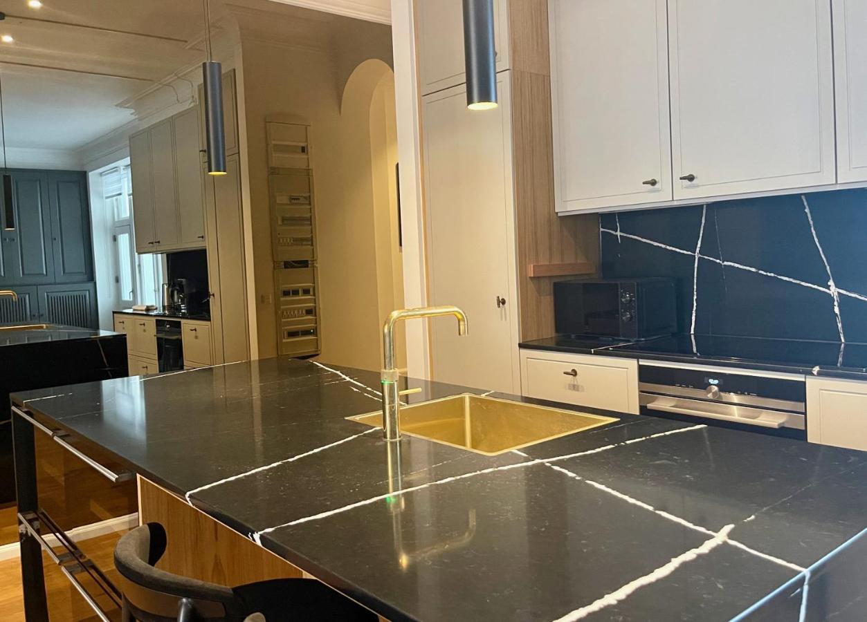 Beautiful 3 Bedroom Flat Next To The Marble Church Apartment Copenhagen