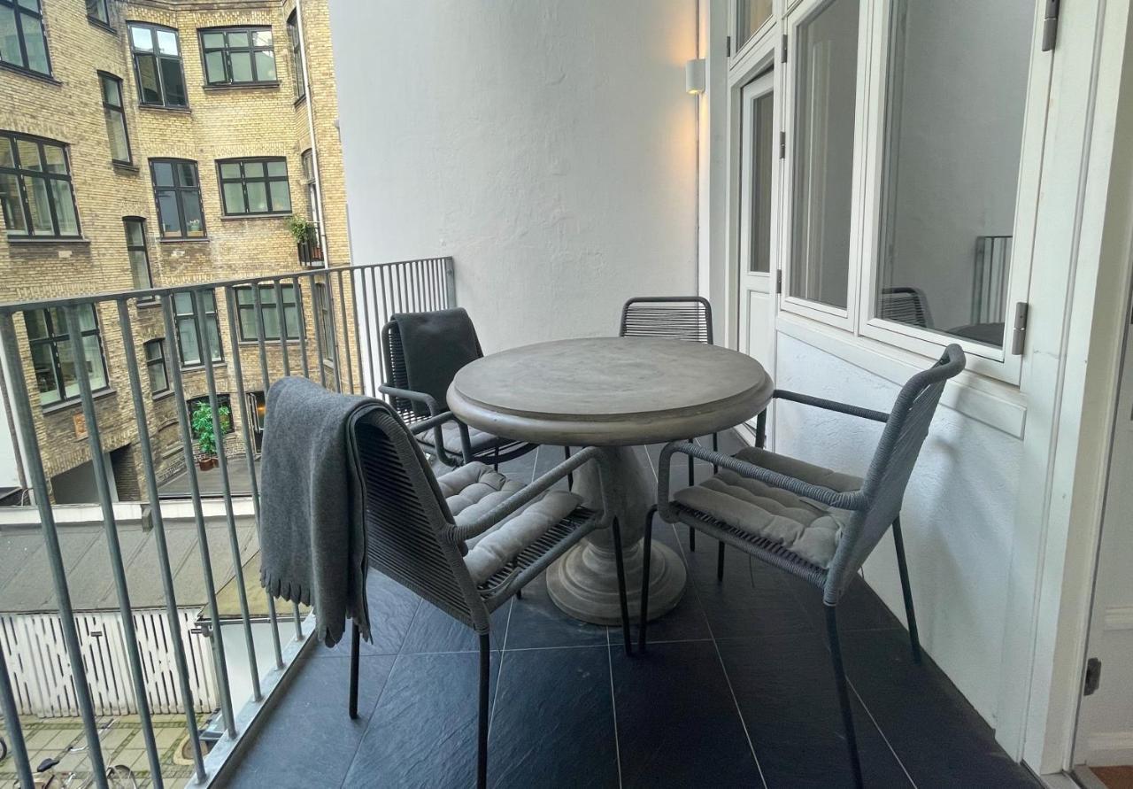 Beautiful 3 Bedroom Flat Next To The Marble Church Apartment Copenhagen