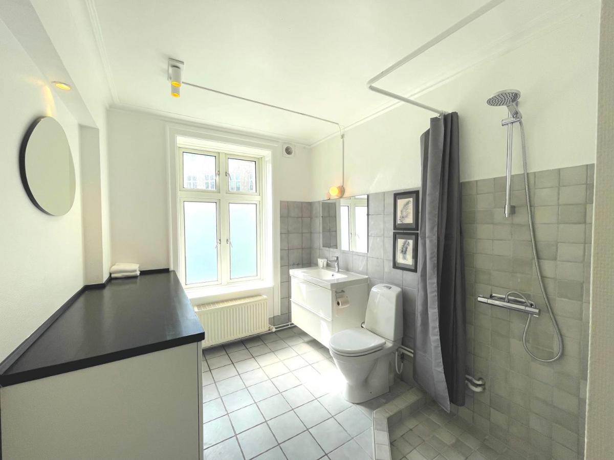 Two Bedroom Flat In Vibrant Area