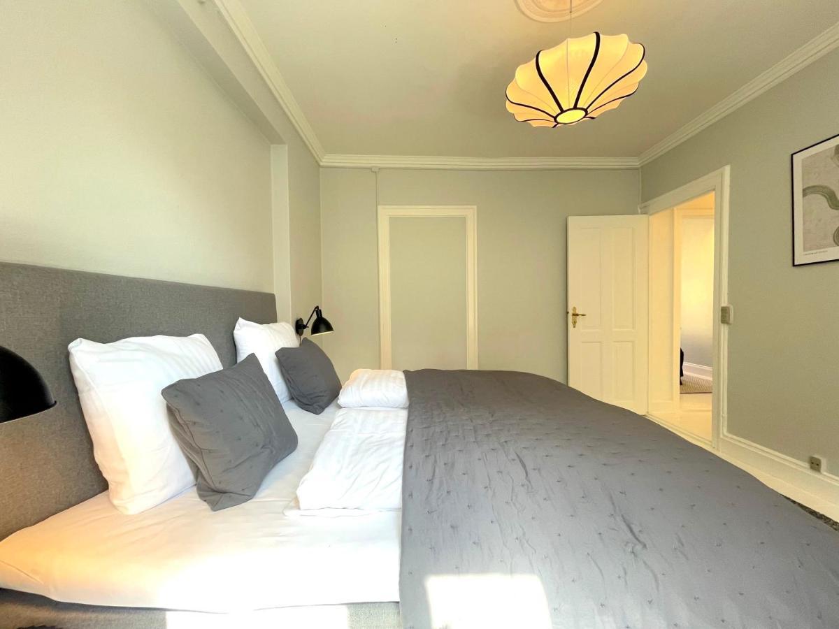 Two Bedroom Flat In Vibrant Area Apartment