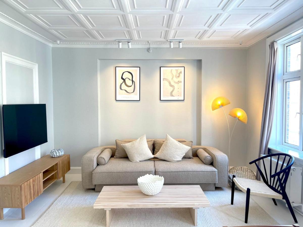 Apartment Two Bedroom Flat In Vibrant Area