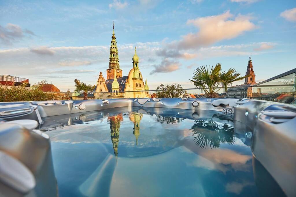 Apartment Luxurious 2 Bedroom Penthouse *