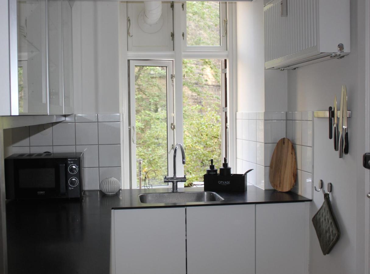 One In The Heart Of Copenhagen, With Full Kitchen Huoneisto