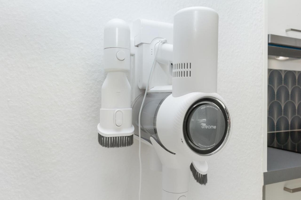 Lys & Moderne Lejlighed Med Stort Badevaerelse Appartement