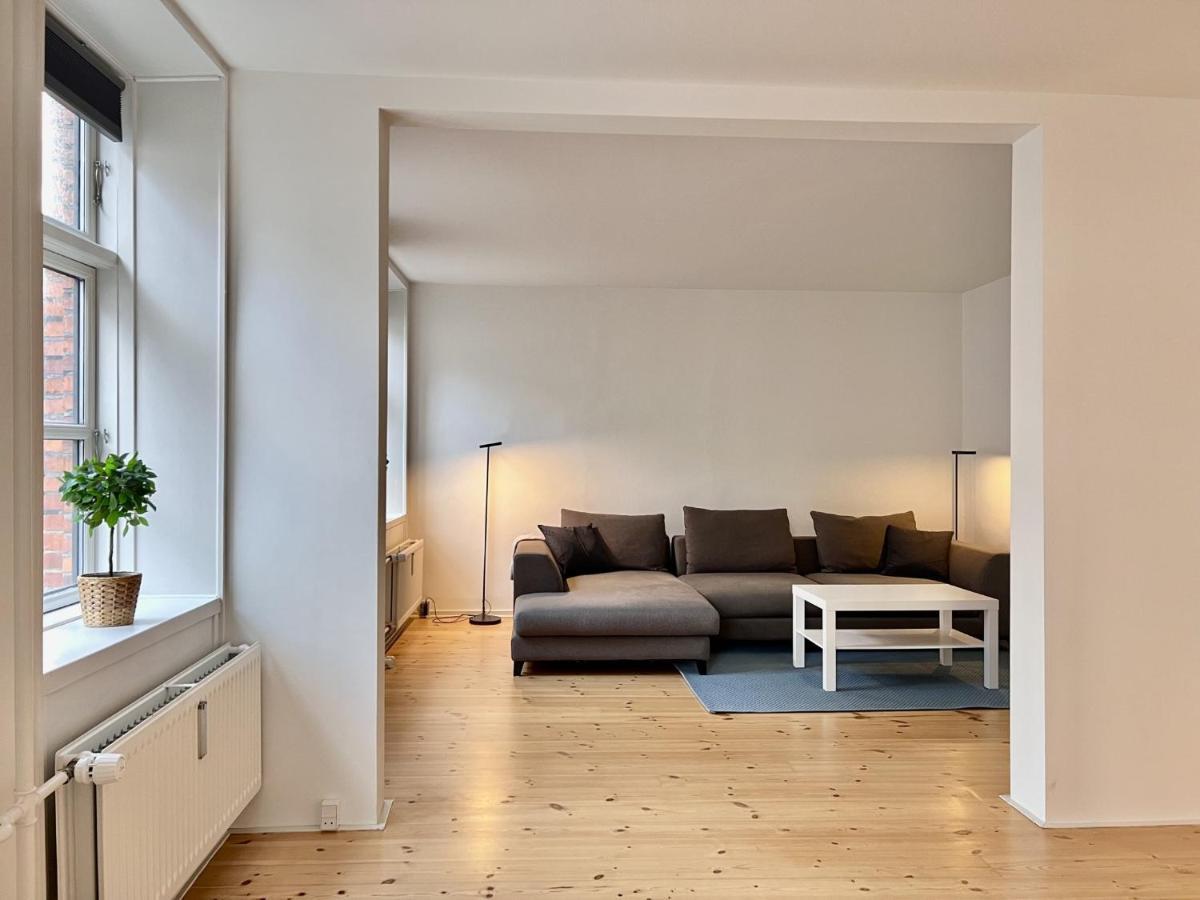 Apartment 2 Bedroom *