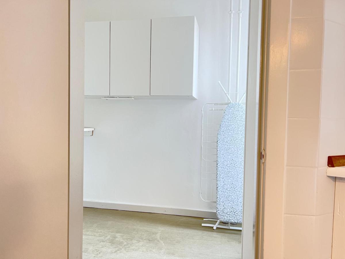 2 Bedroom Apartment *
