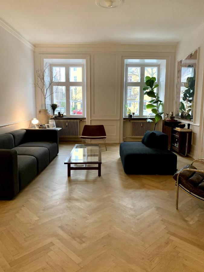 Christianshavn Canalside Luxury Apartment