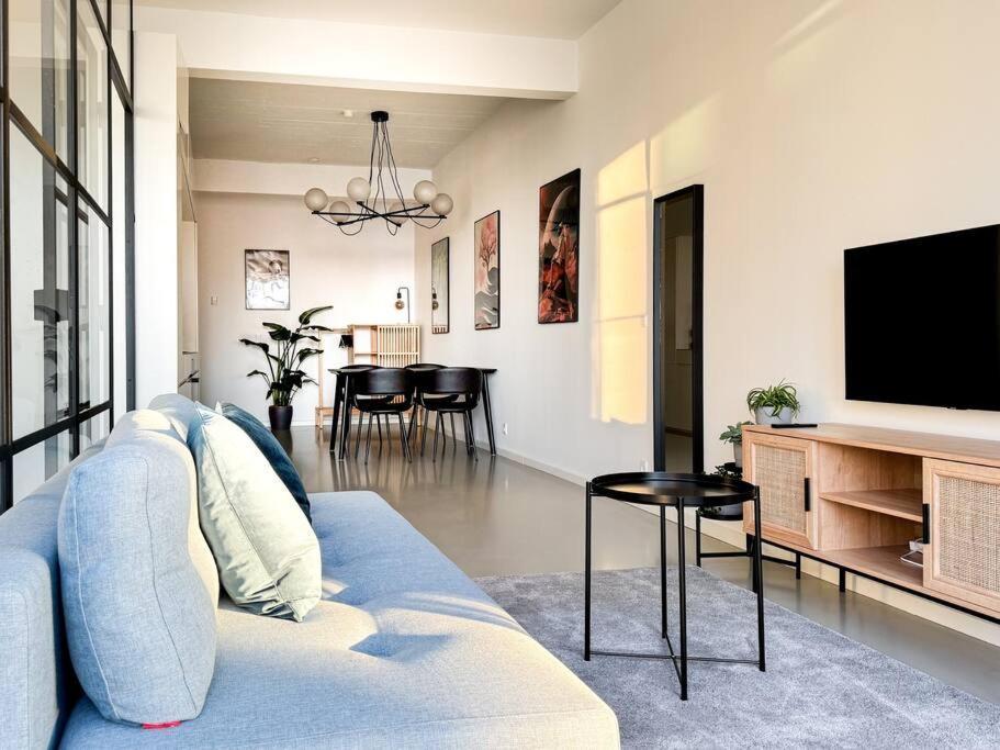 Apartment Chic Atelier With Breathtaking Waterfront