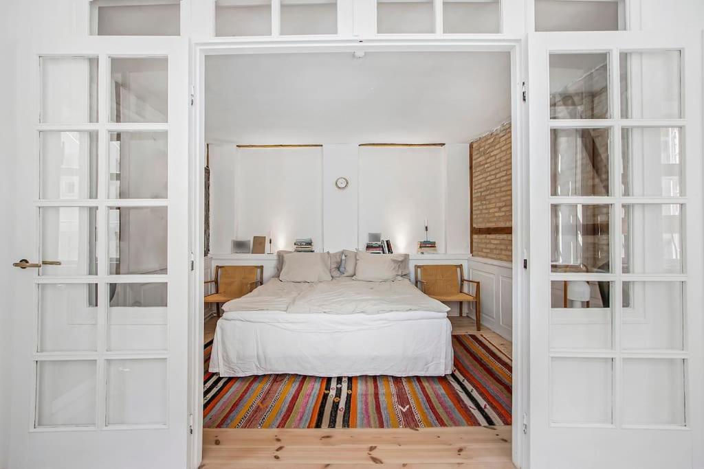 H.c. Andersens Hang Around Apartment Copenhagen