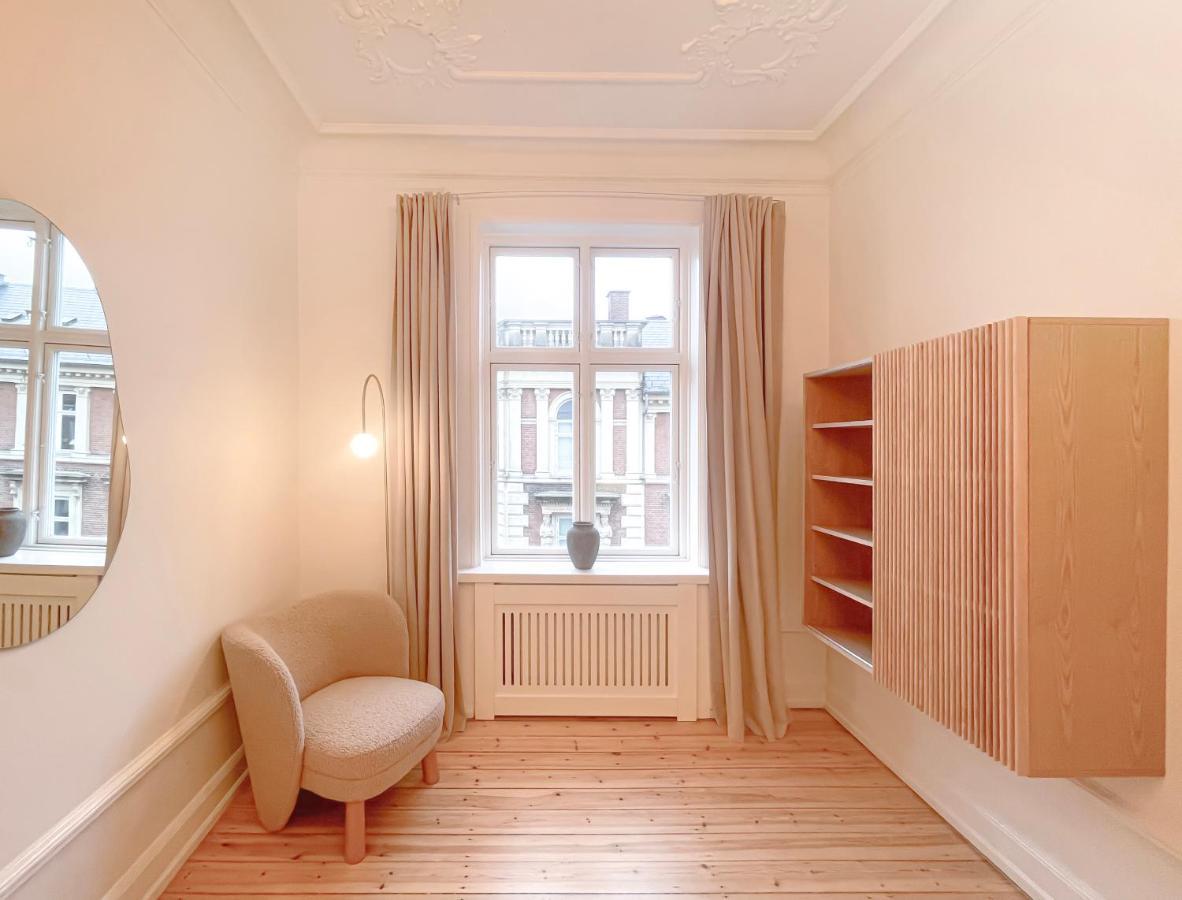 Apartment Large & Modern 4 Bedroom Flat
