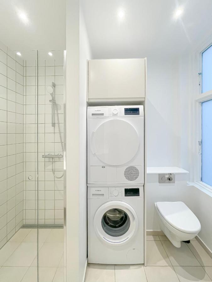 Large & Modern 4 Bedroom Flat Apartment