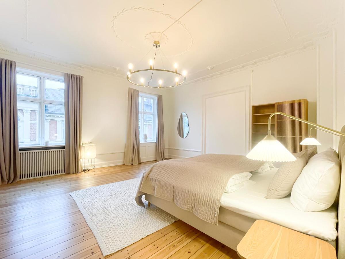 Apartment Large & Modern 4 Bedroom Flat Copenhagen