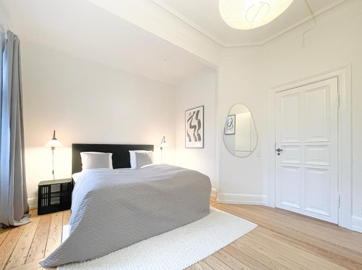 Large & Modern 4 Bedroom Flat * Copenhagen