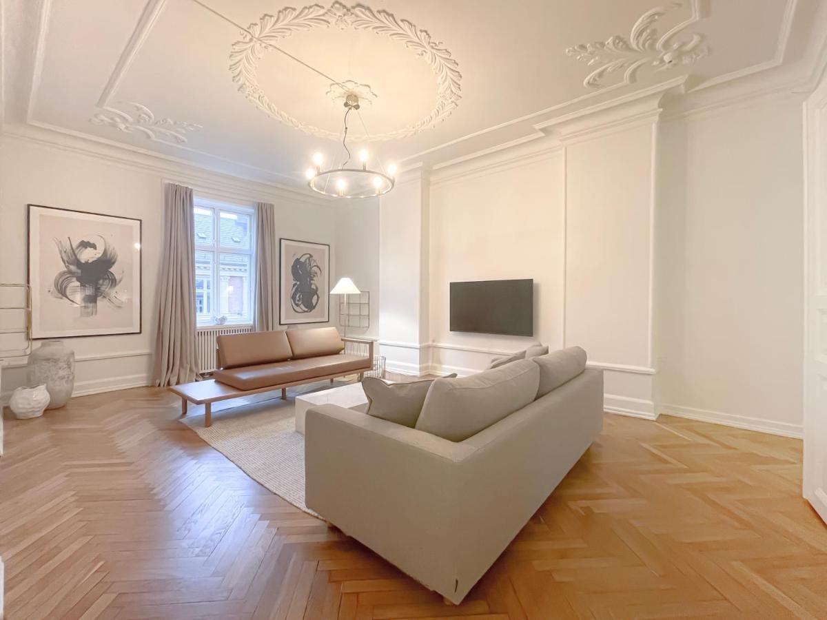 Large & Modern 4 Bedroom Flat Copenhagen