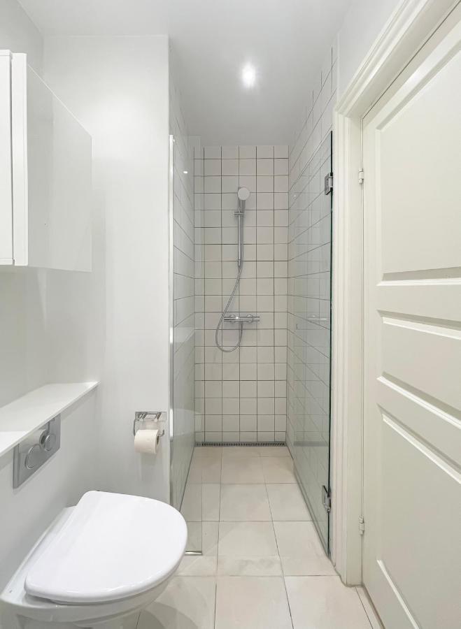 Large & Modern 4 Bedroom Flat *