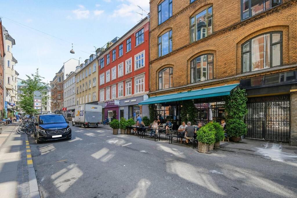Extravagant-2 Bedrooms-bronze Apartment Copenhagen