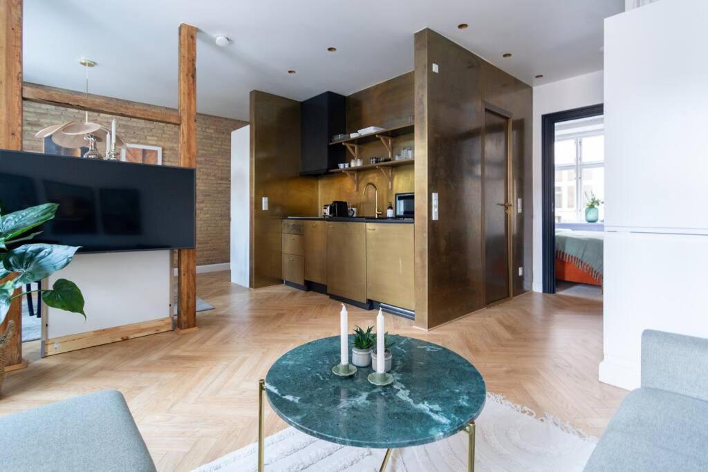 Extravagant-2 Bedrooms-bronze Apartment Copenhagen