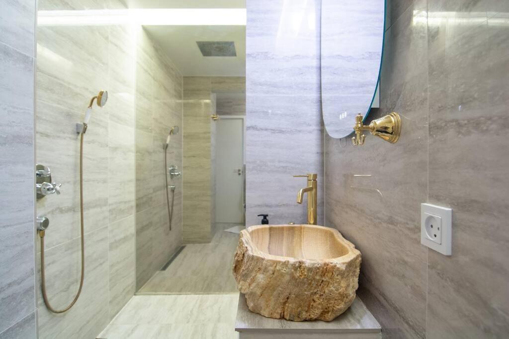Extravagant-2 Bedrooms-bronze * Copenhagen