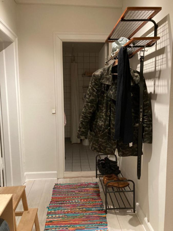 400 M From Metro Modern Cozy *