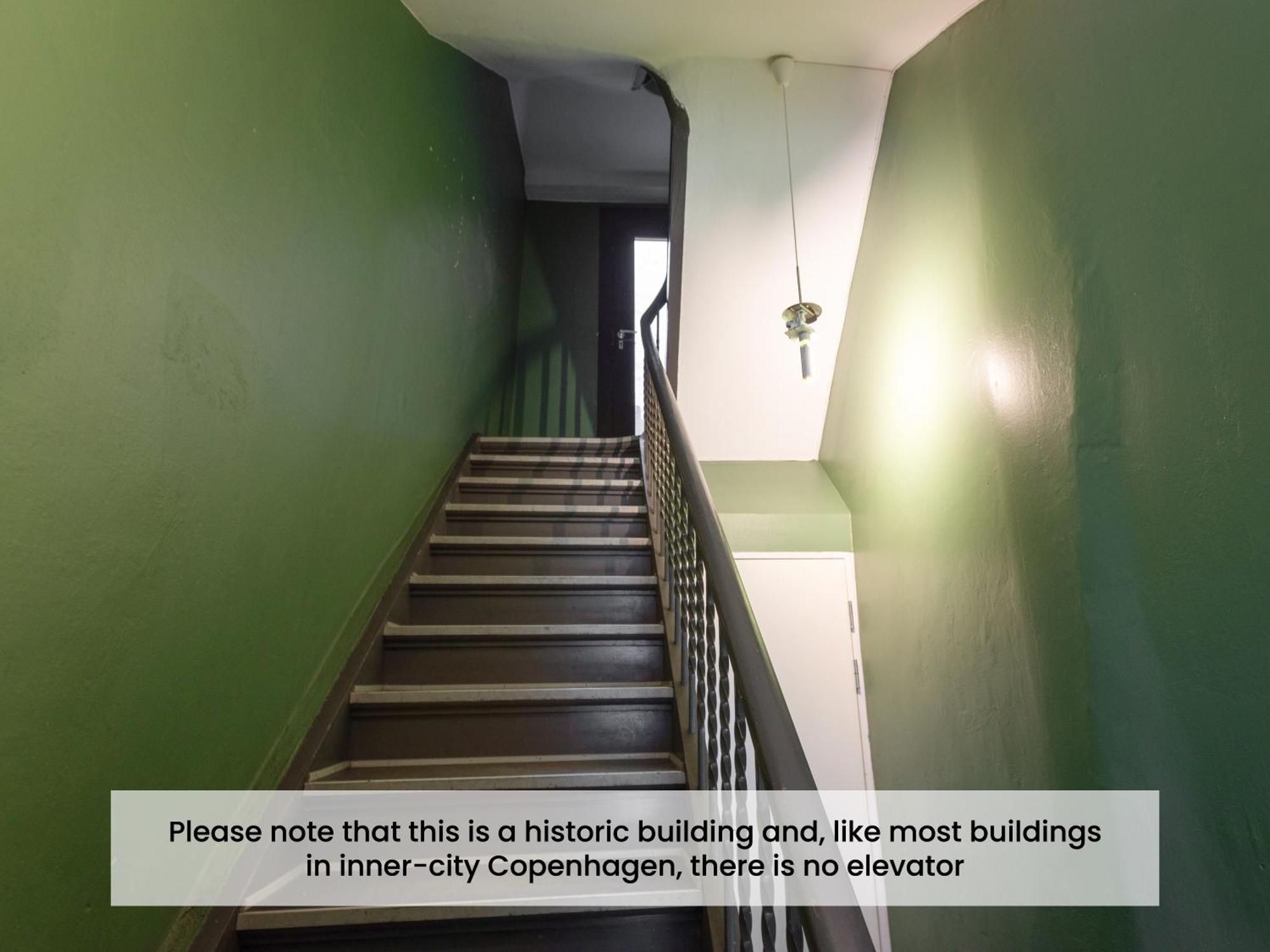 Sanders Main - Endearing Two-bedroom Duplex With A Balcony Next To Magical Nyhavn *