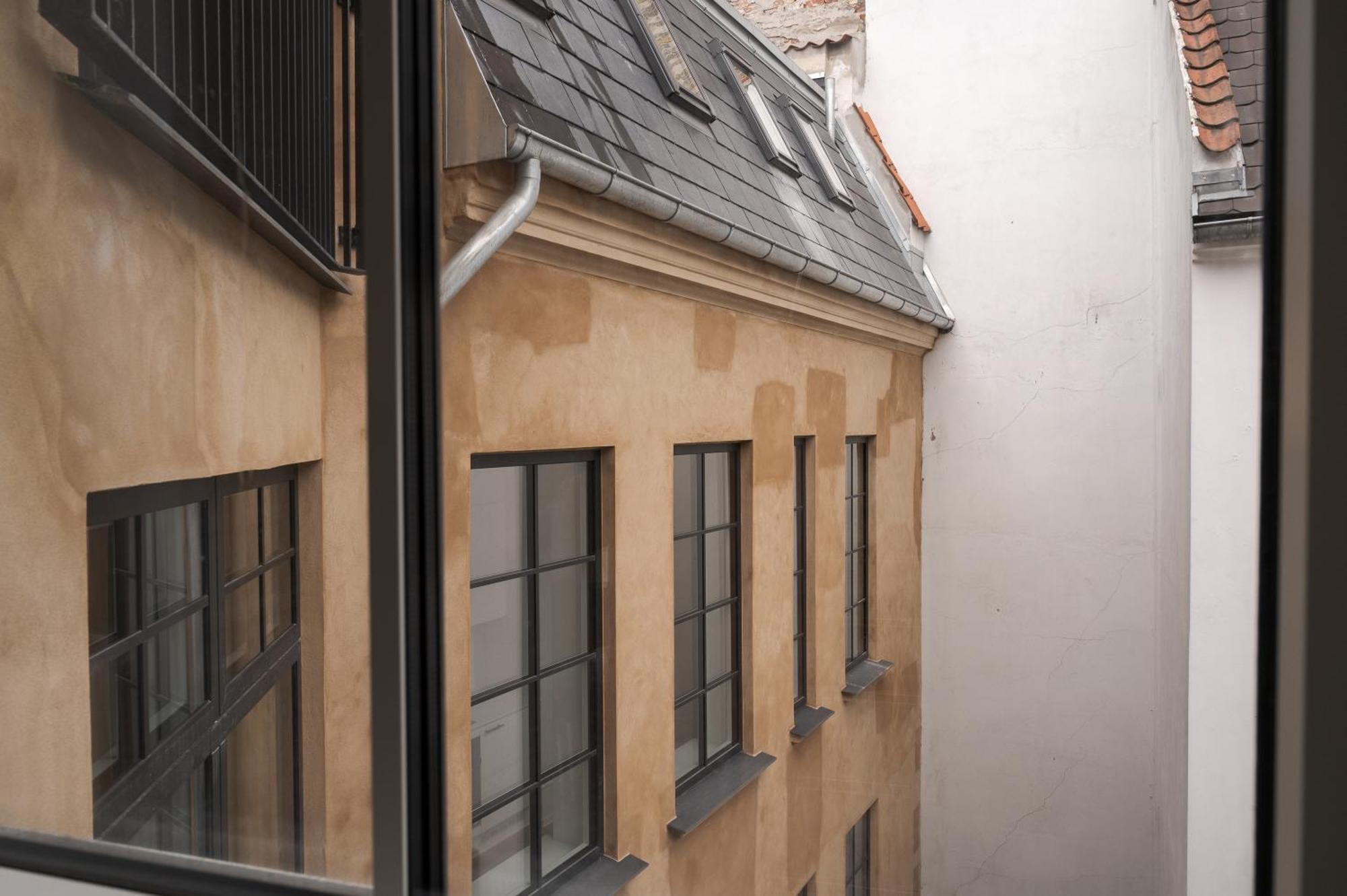 Latin Quarter By Daniel&jacob's