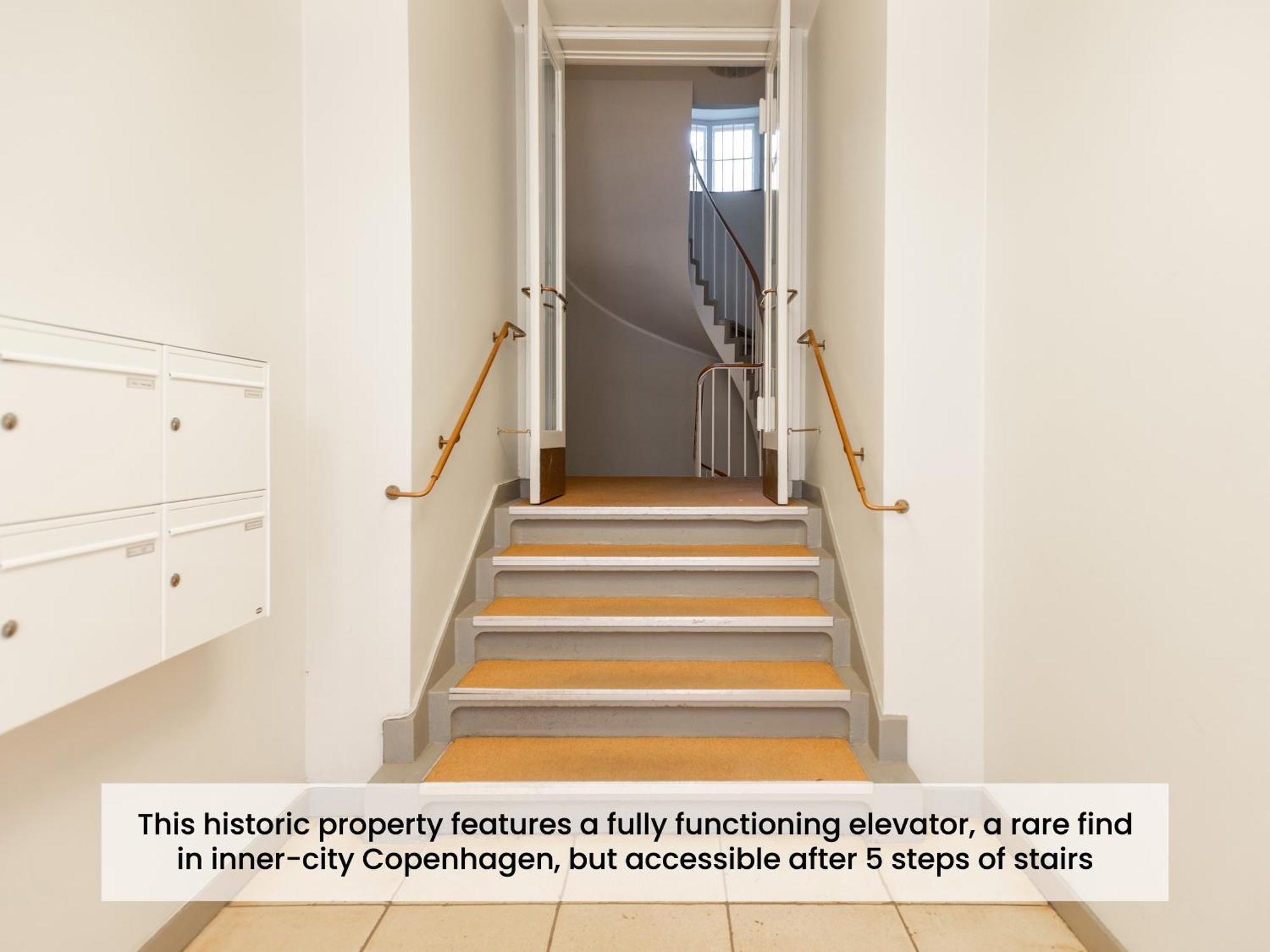 Apartment Sanders Monarch - Charming One-bedroom With Two Balconies